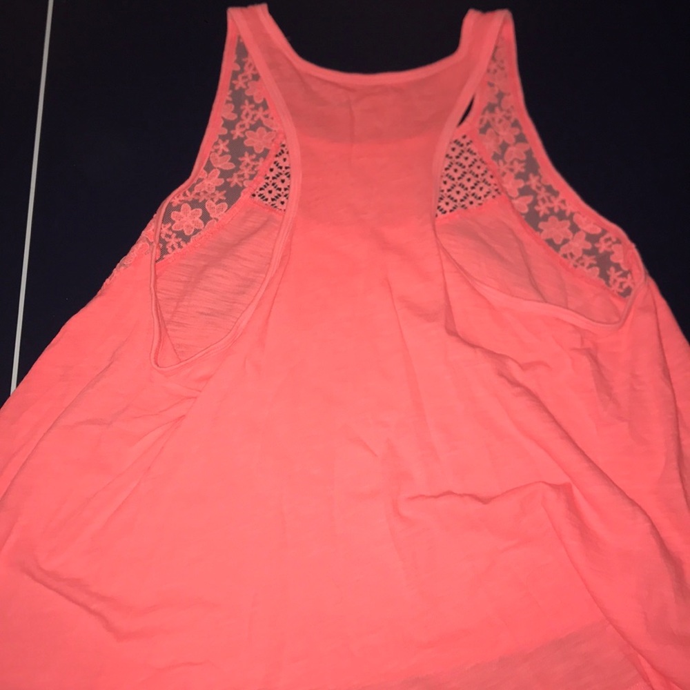 Flowy Tank - Picture 2 of 3